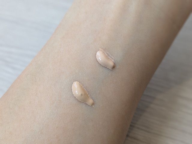 ミネラルエッセンスBBクリームN 2色のスウォッチ