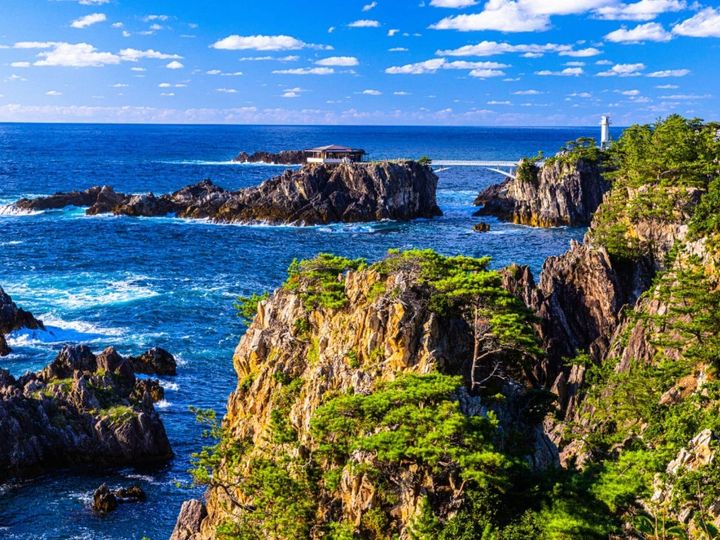 All About ニュース編集部が全国250人を対象に実施した「旅行先に関するアンケート」の調査結果から、春に行きたいと思う「新潟県の旅行先」ランキングを発表！ 2位「佐渡島」を抑えた1位は？