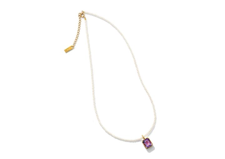 パープルのネックレス