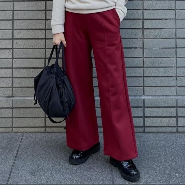 UNIQLO「スウェットストレートパンツ」