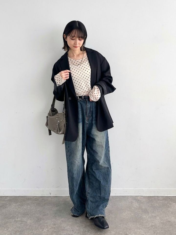 2026春大人女性おすすめ休日黒ジャケットコーデ