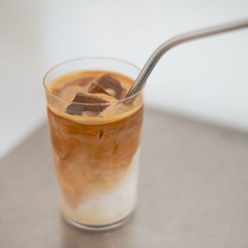 不動前・北欧風インテリアのカフェで、コーヒーとキャロットケーキ：DAY COFFEE【ファージーの特等席 vol.36】