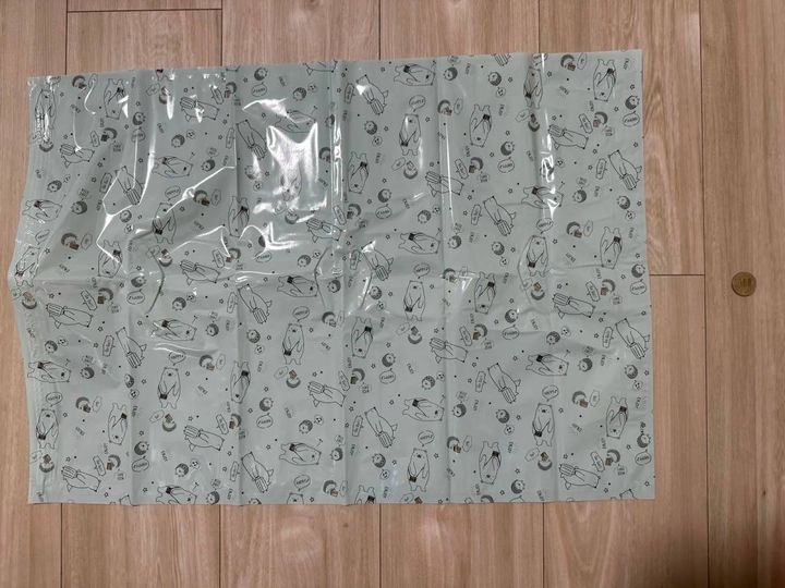 DAISO(ダイソー)：圧縮袋(アニマル柄、ひとまとめ衣類用、70cm×50cm)