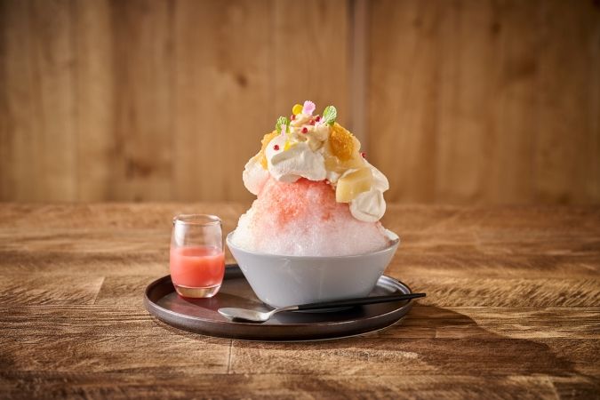 グラナダスィート オン ア ターブル 宮若産里山レモンと桃のかき氷