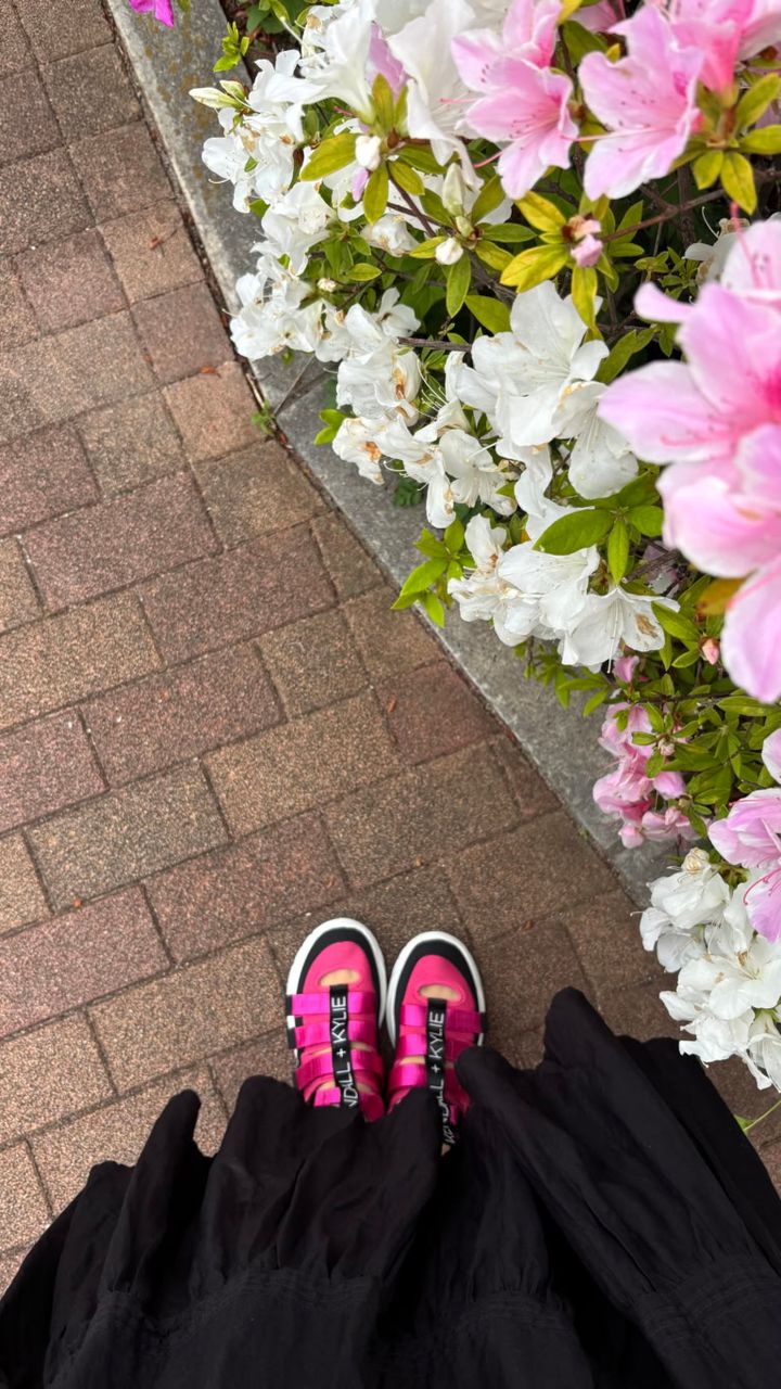 「ケンダルアンドカイリー」のスニーカーサンダル