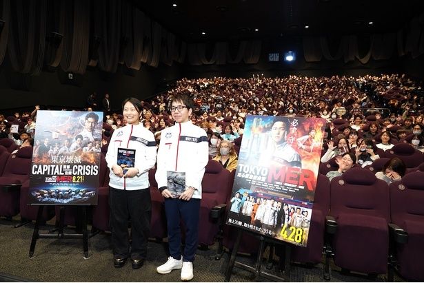 ファンとのフォトセッションの様子