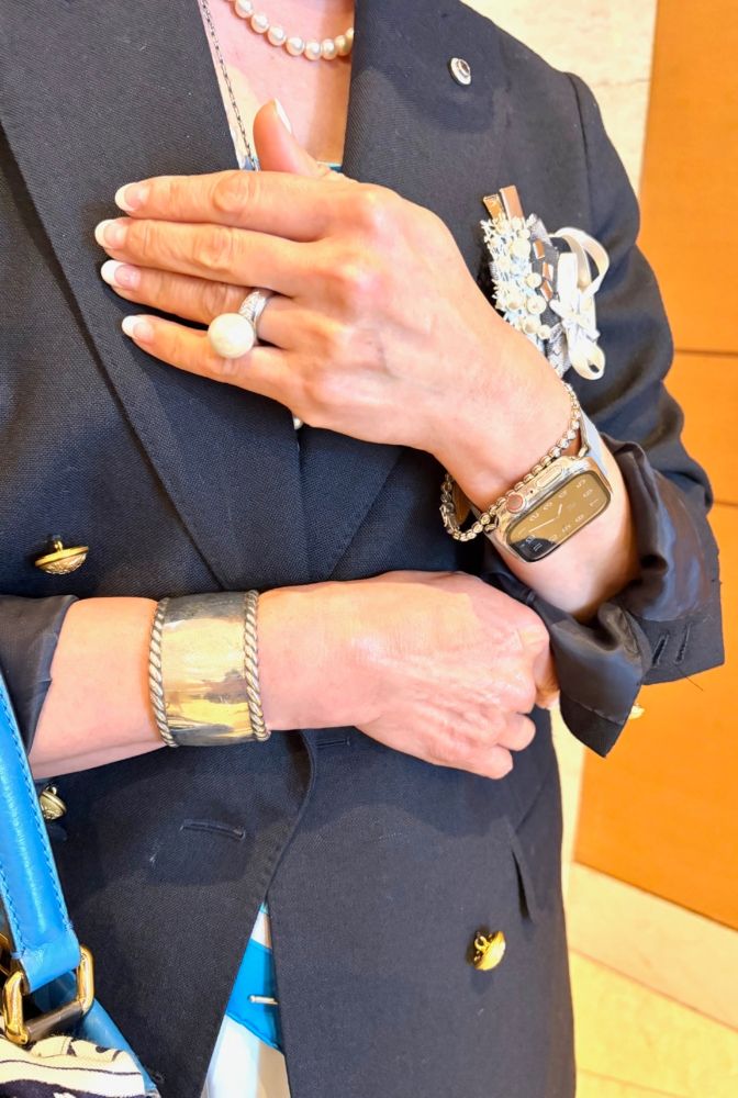 アクセサリーはフィリップオーディベール