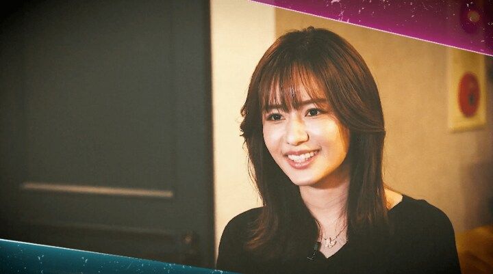 【映像】「顔面偏差値高すぎ」元ミスコン美女のクールなブルードレス姿