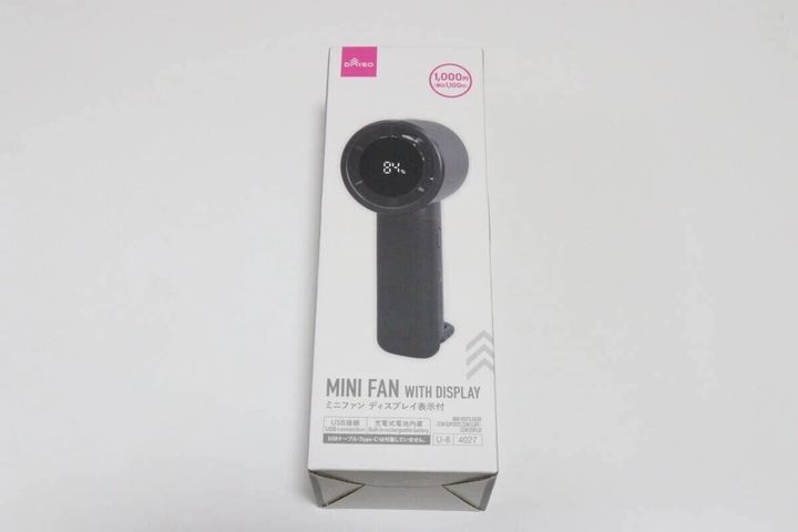 ダイソーのミニファン クリップスタンド付、ディスプレイ表示のパッケージ