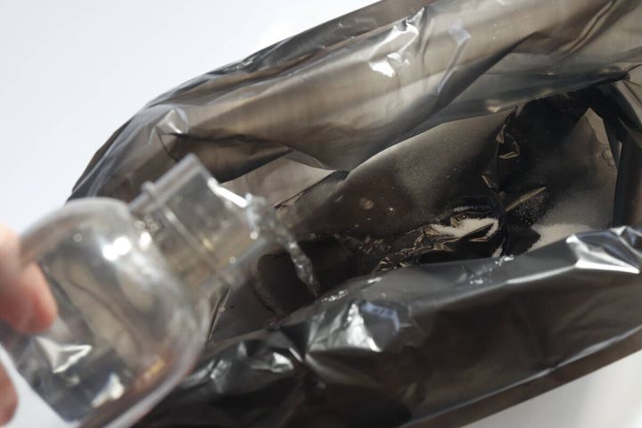 携帯トイレ 水注入