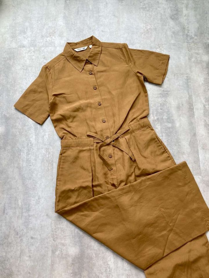 ユニクロ リネンブレンドジャンプスーツ ブラウン 商品アップ