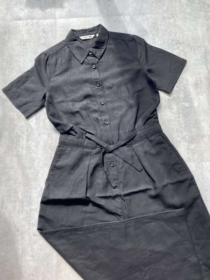 ユニクロ リネンブレンドジャンプスーツ ブラウン 全身