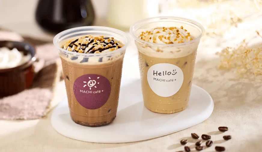 カフェモカ♡様用* ライトグレーのニットにアイスブルーのデニム。バッグはマットシルバー