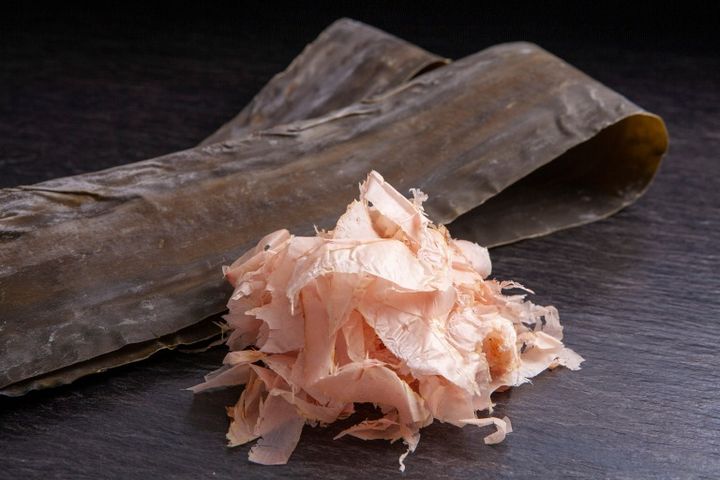 鰹節と昆布 出汁 調味料イメージ