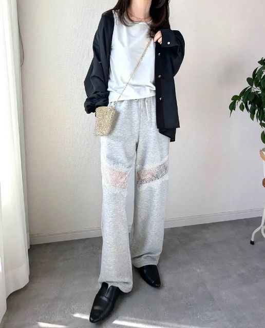 レースキリカエスウェットPを着たコーデ