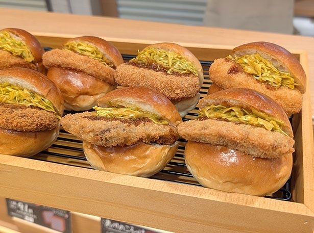 「かつぱん」(251円〜)は、コロッケやビーフカツなど9種類。ほかにも名物の「あべのころっけ」(131円)などの揚げ物もそろう