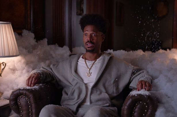 【写真を見る】22年ぶりに「最終絶叫計画」シリーズ最新作が日本のスクリーンに登場！ [c] 2026 PARAMOUNT PICTURES.GHOST FACE SPOOF MASKS PROTECTEDUNDER COPYRIGHT REGISTRATION FUN WORLD DIV., EASTER UNLIMITED INC. ALL RIGHTS RESERVED.