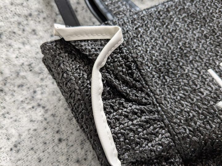 JILL by JILL STUART BOOK かごバッグ BLACK ver.の白パイピングフリルアップ