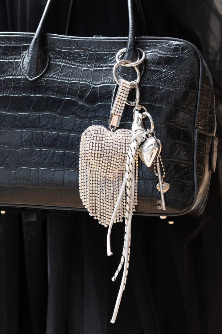 大人かわいいチャームをプラス