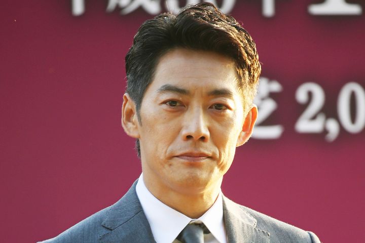 反町隆史さん（2018年10月28日、時事）