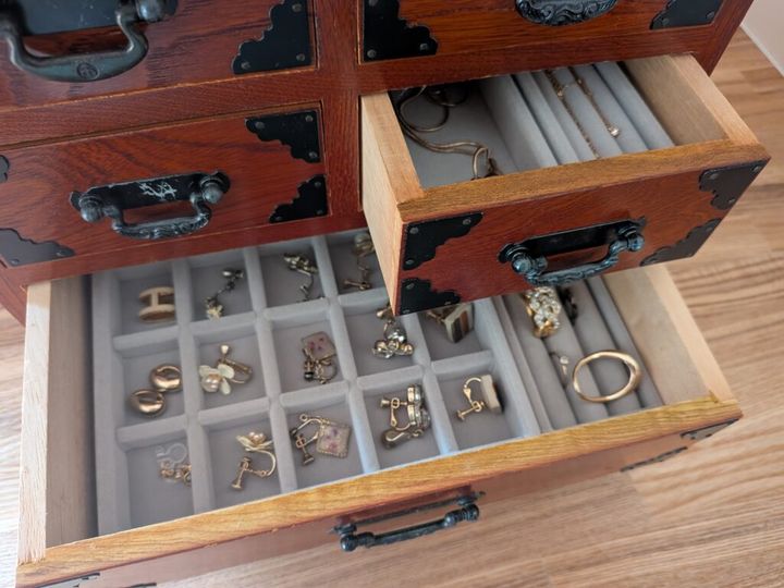 アクセサリーと小物箪笥