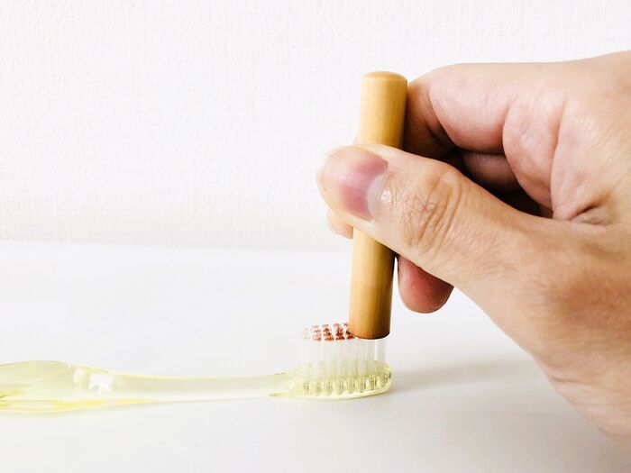 印鑑の目詰まりを「一発」でキレイにする裏ワザ。ティッシュじゃ取り切れない汚れもスッキリ！