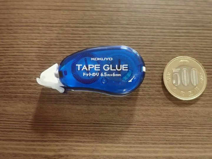 DAISO(ダイソー)：テープのり ドット柄