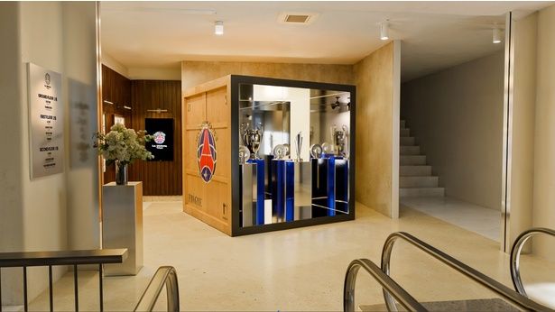 PSGの主要トロフィーも展示される