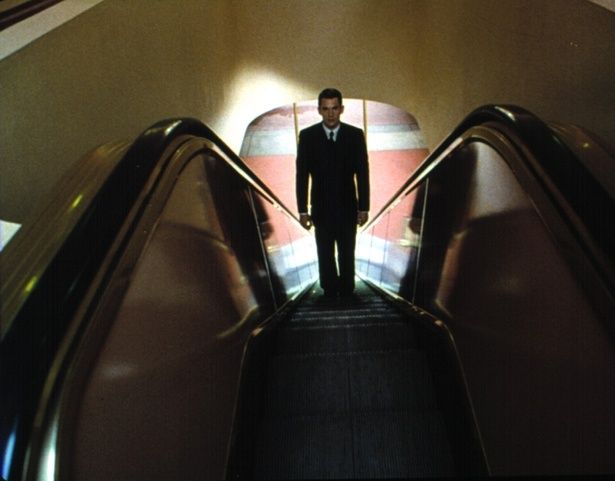 近未来的な雰囲気が作品にマッチしている(『ガタカ』) [c] Columbia/courtesy Everett Collection