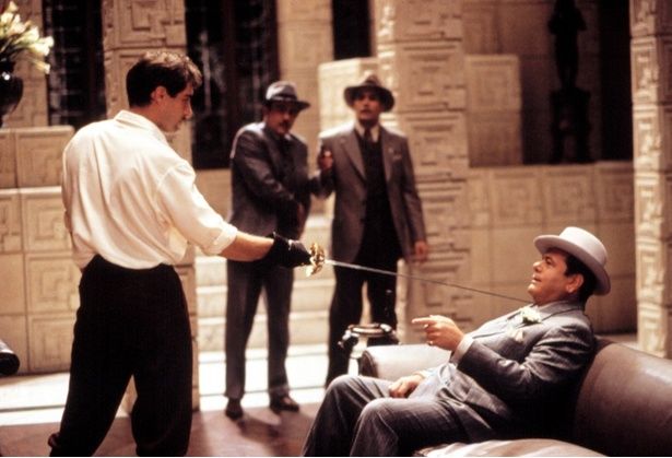 幾何学模様的なブロックを積み重ねたデザインが特徴的(『ロケッティア』) [c]Walt Disney/courtesy Everett Collection