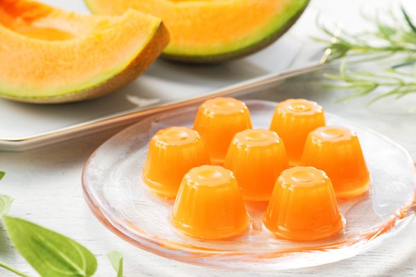 メロンの香りをリッチに再現。「夕張メロンゼリー リッチテイストミニ」が北海道限定発売