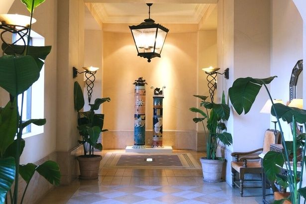 トーテムポールのようなオブジェ『彫刻的な器』