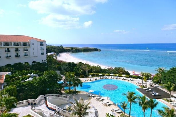 オンザビーチのロケーションが魅力の「ホテル日航アリビラ」