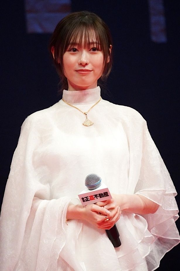 永瀬の後輩若手社員、月下咲良役の福原遥