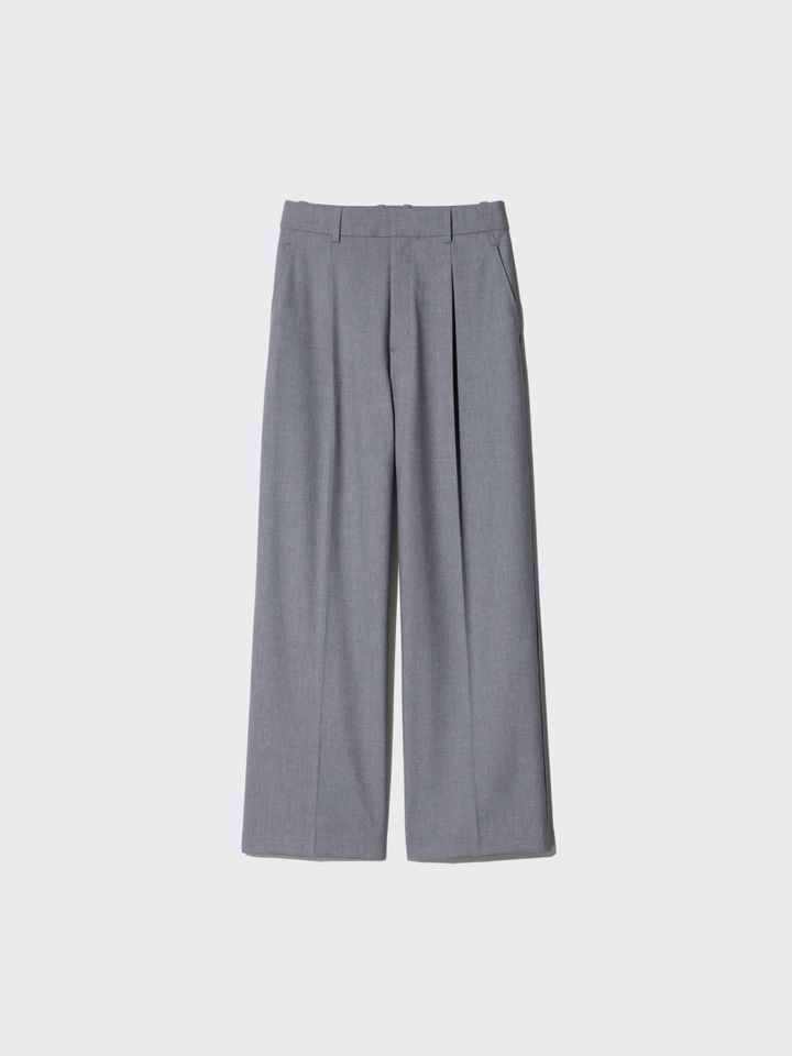 タックワイドパンツ ¥3,990→¥2,990 （5/1～5/3）
