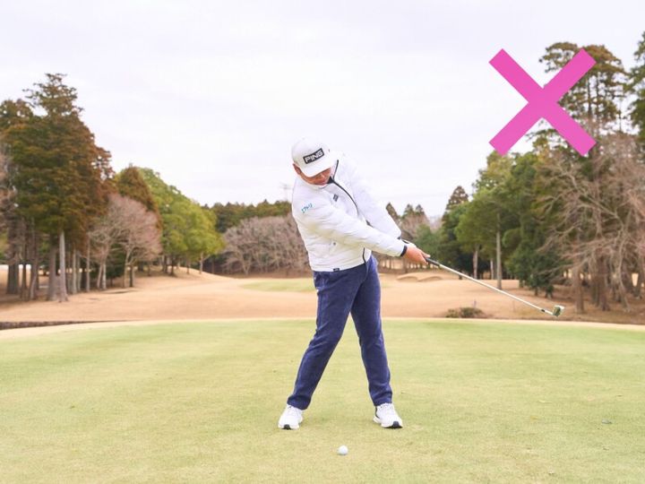 真っすぐ飛ばしたいなら”ショートスイング”が正解！男子プロが解説