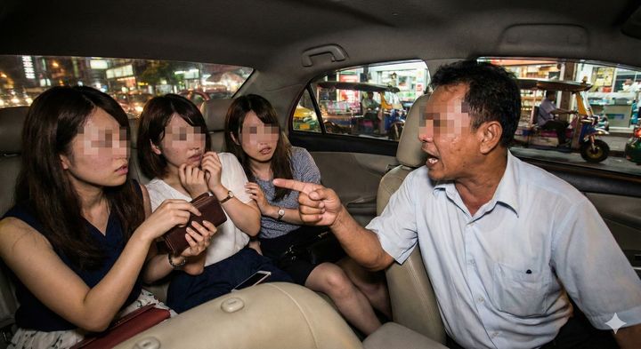 公式乗り場だからといって100%安心せず、乗車直後のメーター確認は必須です