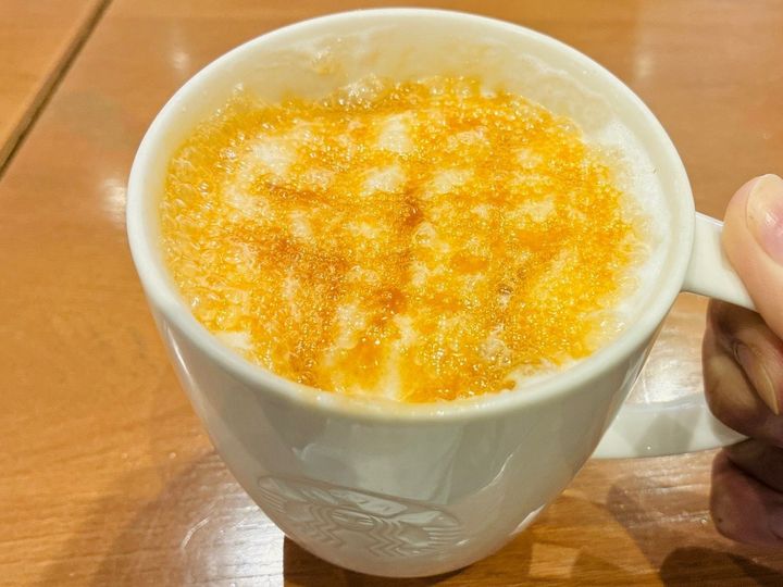 【賛否両論のリニューアル】スタバの『新キャラメルマキアート』ホットを飲んでみた感想