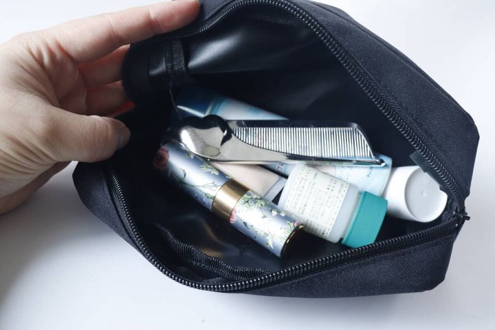 ダイソーのマルチポーチ（外ポケット付）の使用例