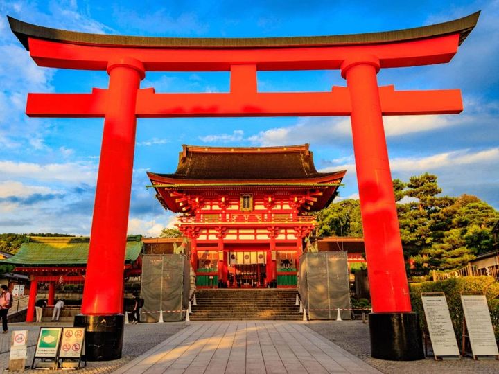 All About ニュース編集部が全国250人を対象に実施した「旅行先に関するアンケート」の調査結果から、春に行きたいと思う「京都府の旅行先」ランキングを発表！ 2位「伏見稲荷大社」を抑えた1位は？