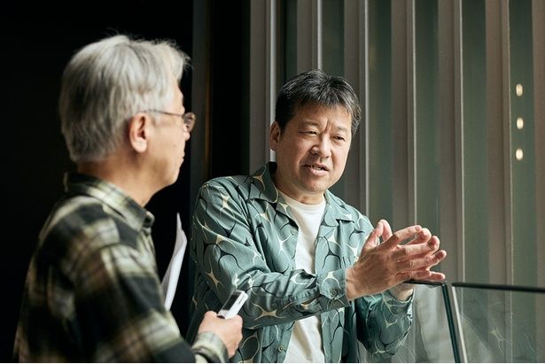 【写真を見る】『名無し』ができるまでの行程を熱く語る佐藤二朗 撮影/河内彩 ヘアメイク/今野 亜季(A.m Lab) スタイリング/鬼塚美代子(Ange)