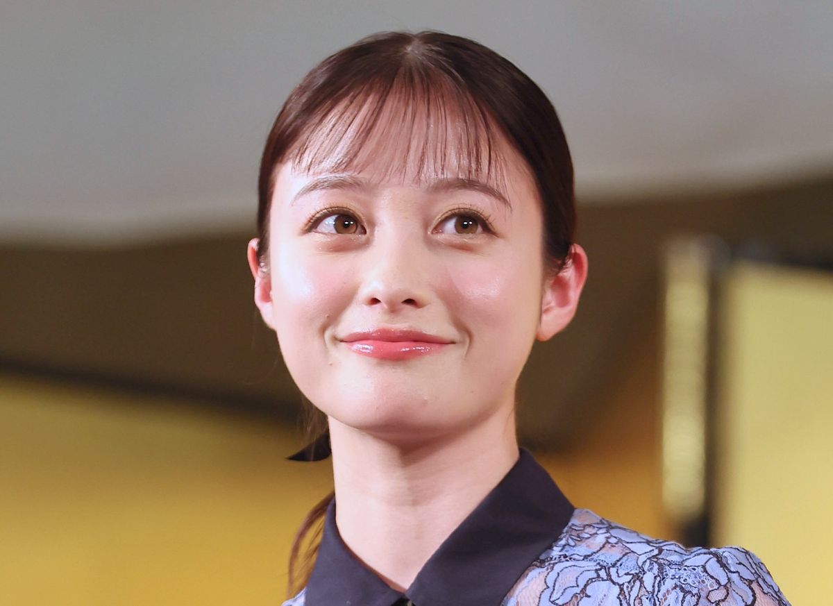 橋本環奈、若手女優の評価で2位にランクイン！