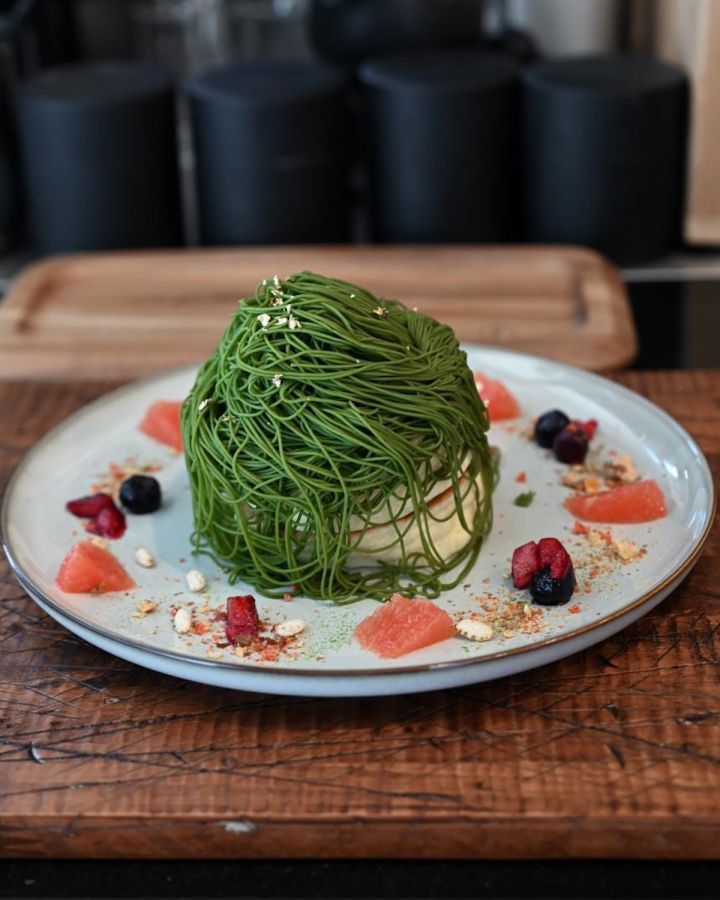 「パンケーキ（ドリンク付き）」2200円＋「和栗抹茶モンブラントッピング」800円
