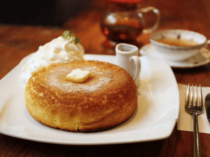 「石窯ホットケーキ 」990円 （ドリンクセットは1540円）