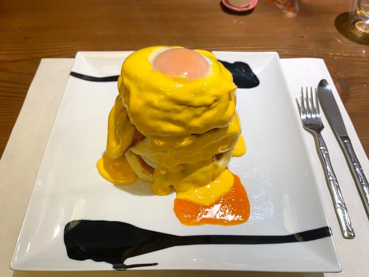 「ベーコンと目玉焼き」2500円
