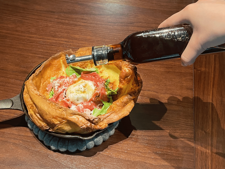 「ダッチベイビー 生ハムとブッラータチーズ」 Mサイズ 1950円