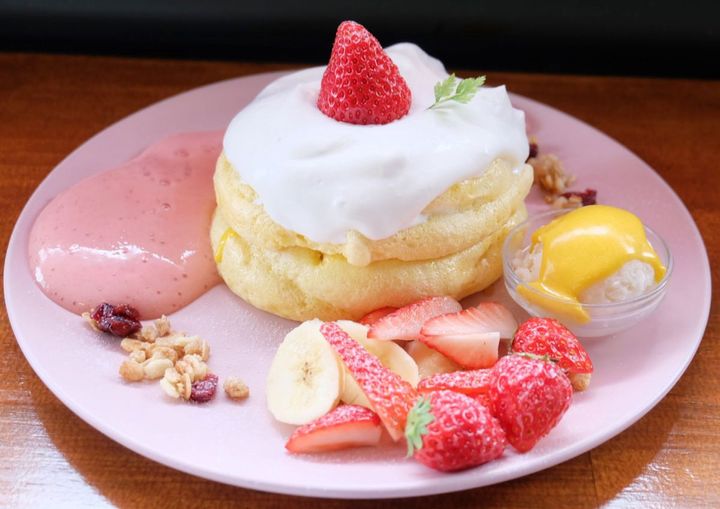 「紅ほっぺ苺エスプーマパンケーキ」1300円
