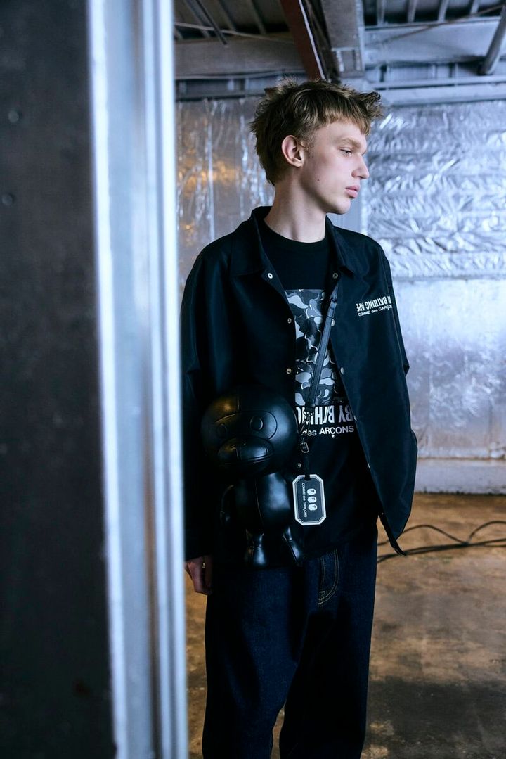 BAPE®とCOMME des GARÇONS、それぞれのアイコニックなモチーフがポップアートの視点で再構築された本コレクション。大阪限定、数量限定という特別感も相まって、気になるアイテムは早めにチェックしておきたいところ。