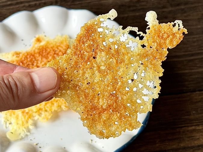 パリパリチーズせんべい