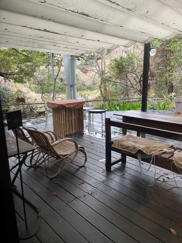 「＋h cafe kamakura」のテラス